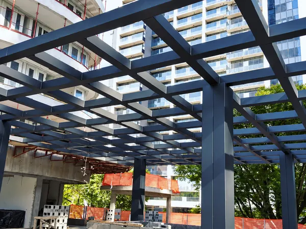 Cobertura de vidro instalada pela ARB Vidros no Itaim, em São Paulo